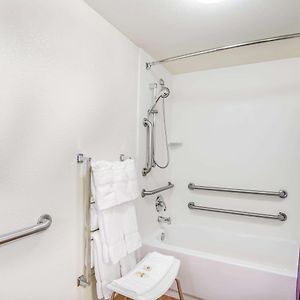 King Room Mobility Access or Non-Smoking